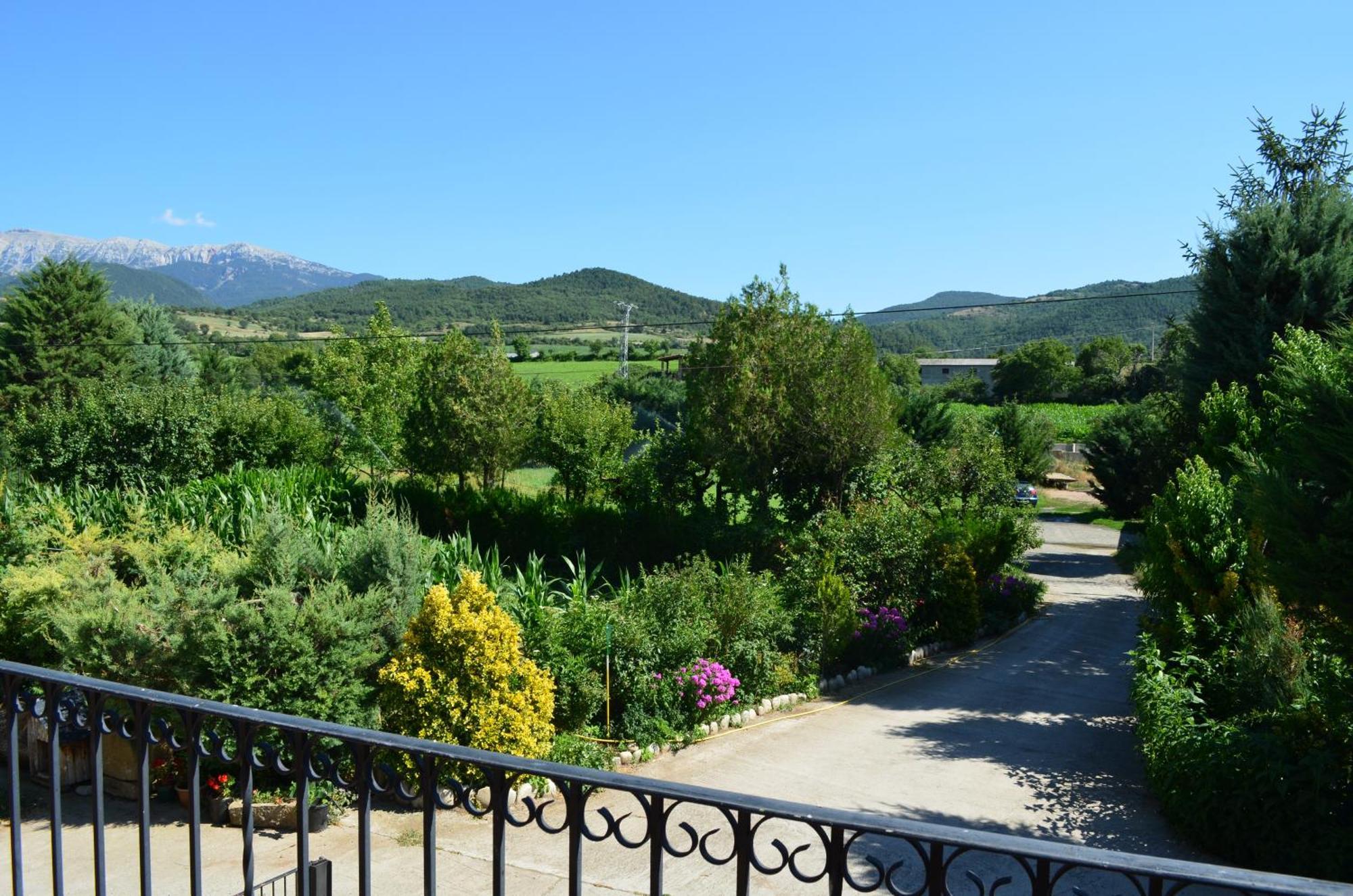Casa Rural La Vall Del Cadi La Seu d'Urgell Exterior photo